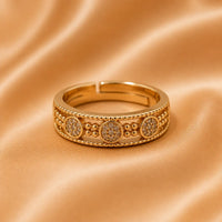 Luxury Circular Crystal Ring