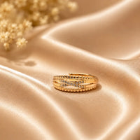 Elegant Criss-Cross Diamond Ring