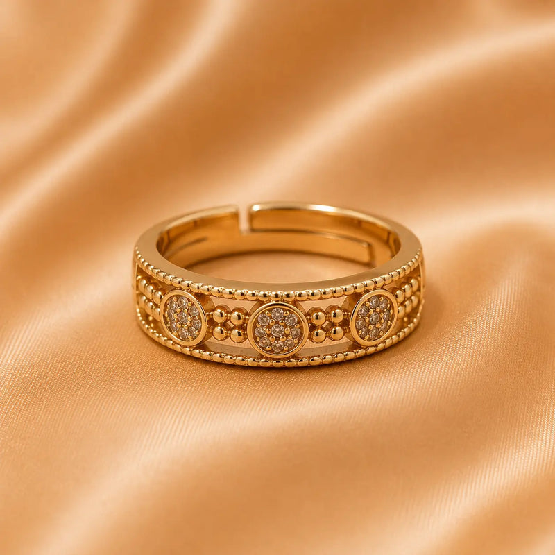 Luxury Circular Crystal Ring
